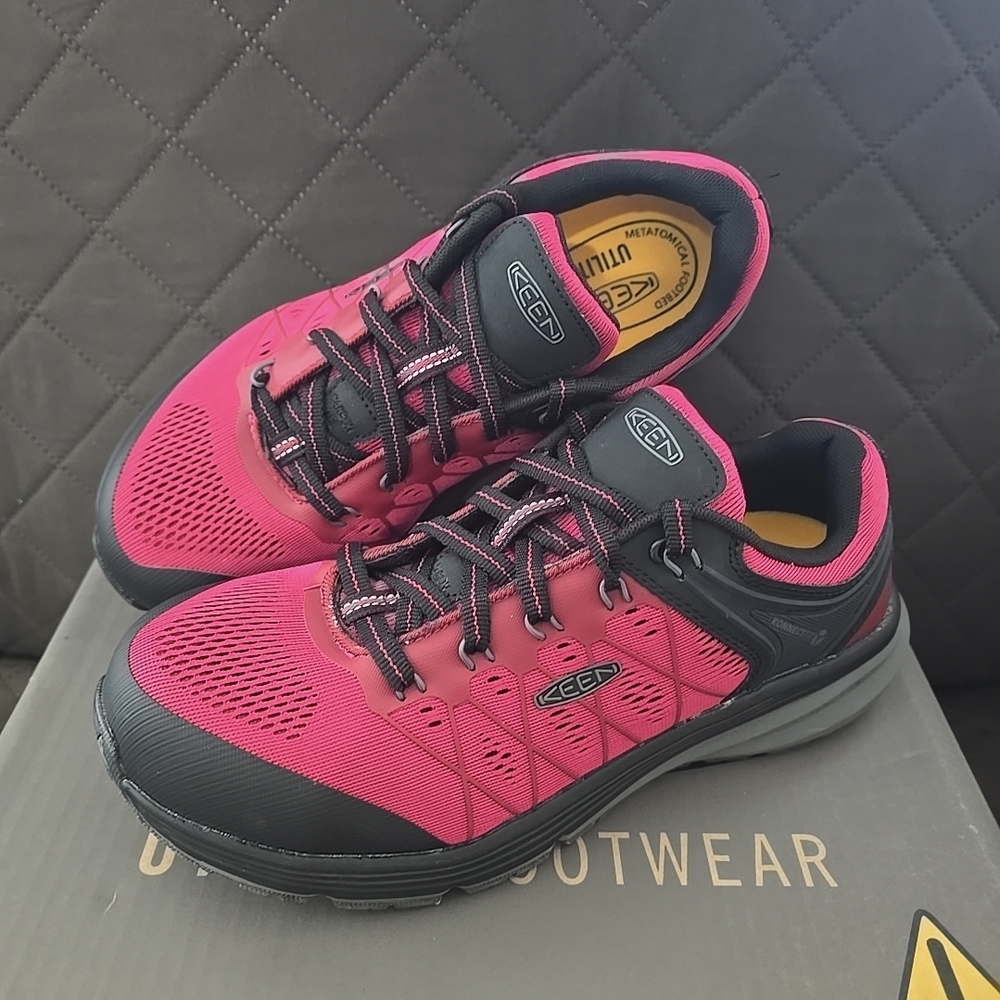KEEN Women's Vista Energy Jam/Black Carbon Fiber Toe Utility Shoes 9